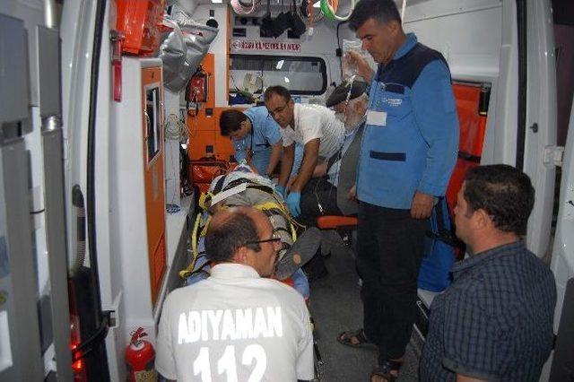 Adıyaman’da Otomobiller Çarpıştı: 4 Yaralı