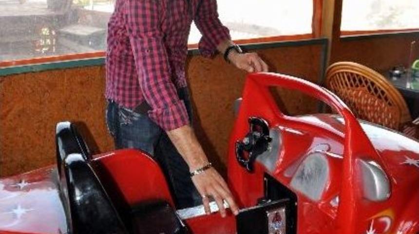 Oyun Makinelerinin Kasasında Bulunan Bozuk Paraları &Ccedil;aldı