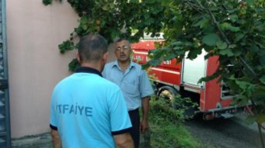 Ahiler k&ouml;y&uuml; muhtarından itfaiyeye teşekk&uuml;r