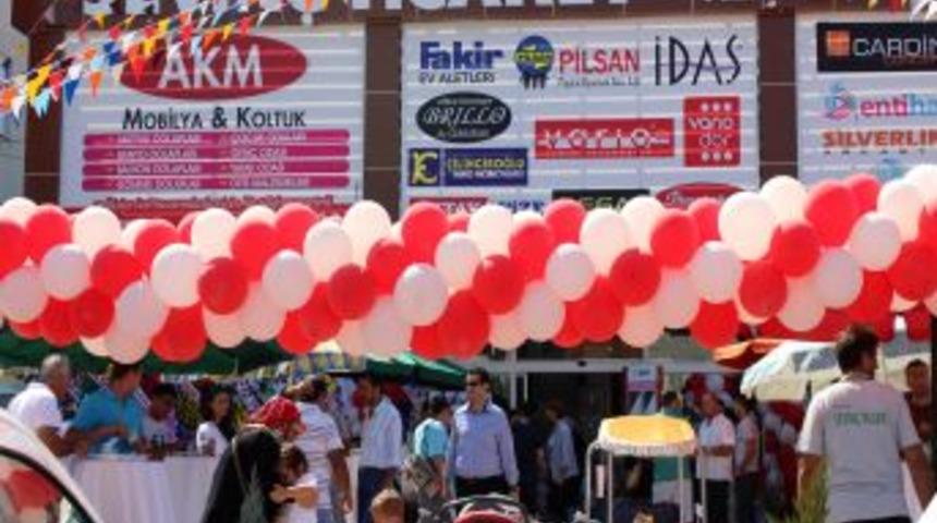 Ak&ccedil;akoca'da Alış Veriş Merkezi A&ccedil;ıldı