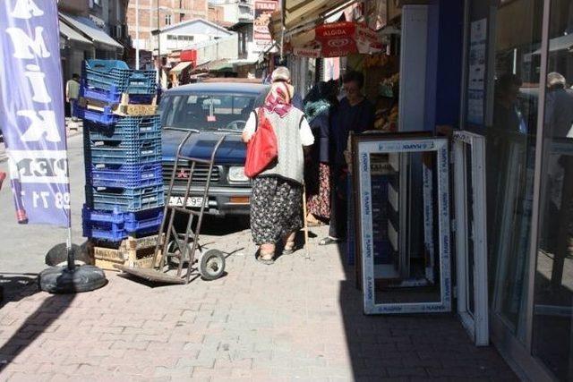 Bartın’da Kaldırım İşgaline Vatandaş Tepkisi