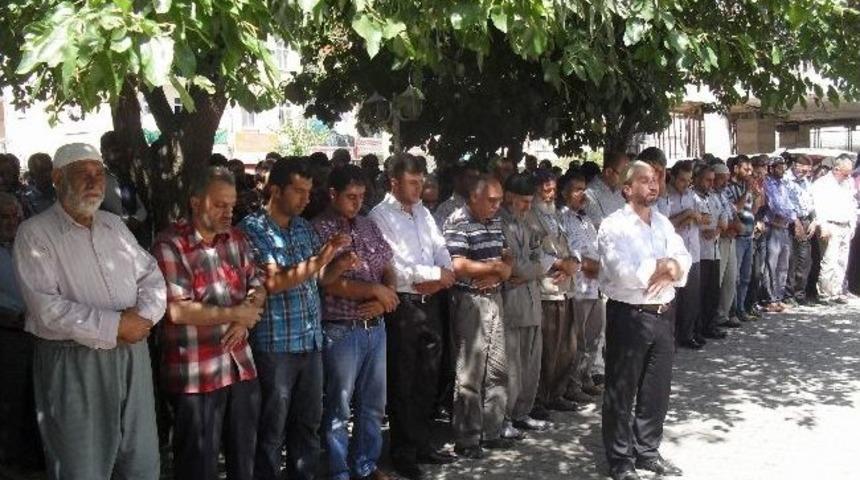 Kovancılar&rsquo;da Mısır Darbesi Protesto Edildi