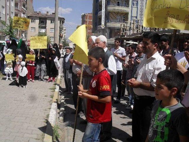 Kovancılar’da Mısır Darbesi Protesto Edildi