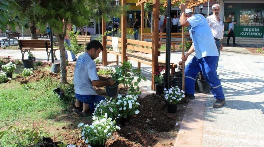Sarı&ccedil;am Belediyesi Parkları G&uuml;zelleştiriyor