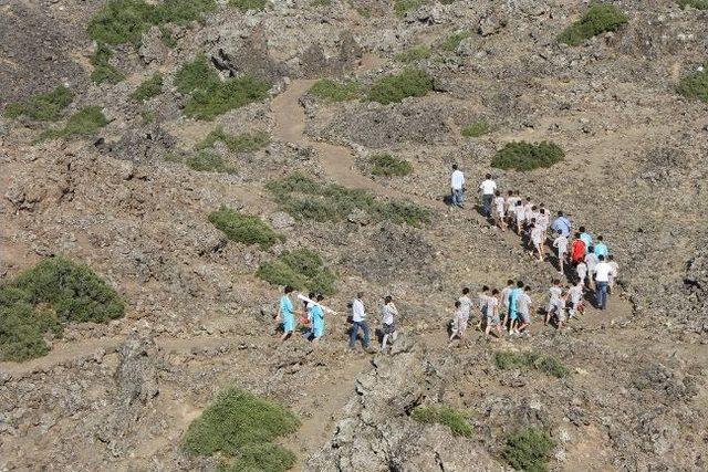 Yanık Ülkenin Gençleri Jeopark Alanını Gezdi