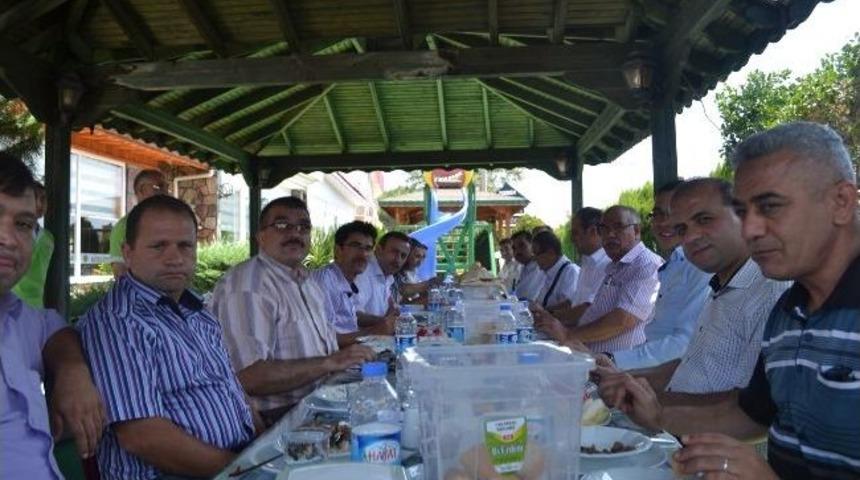 Kula &Ouml;zel İdare M&uuml;d&uuml;r&uuml;ne Veda Yemeği