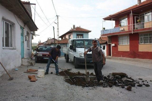 Su Kaçağı Ekibi Gece Tespit Yapıyor