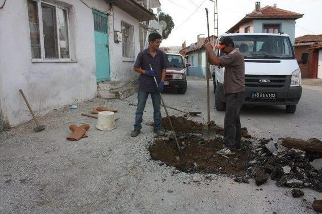 Su Kaçağı Ekibi Gece Tespit Yapıyor