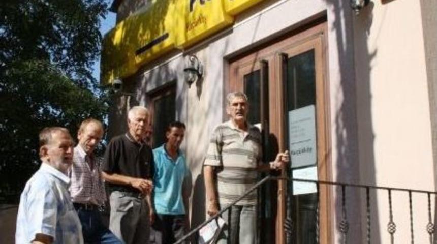 K&uuml;&ccedil;&uuml;kk&ouml;yl&uuml;ler Ptt Şubesinden Şikayet&ccedil;i