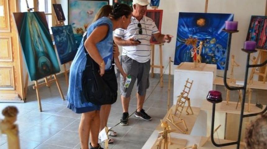 Cunda’da Sanatçıların Karma Sergisi İlgi Gördü