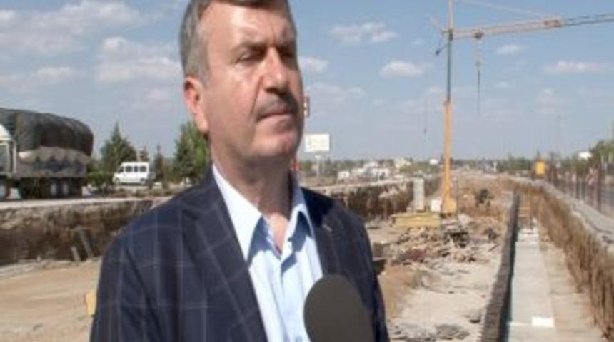 B&uuml;y&uuml;kşehir&rsquo;in K&ouml;pr&uuml;l&uuml; Kavşak &Ccedil;alışmaları S&uuml;r&uuml;yor