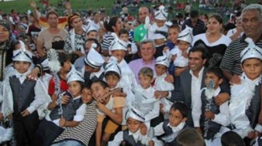 100 Roman &ccedil;ocuğuna s&uuml;nnet ş&ouml;leni