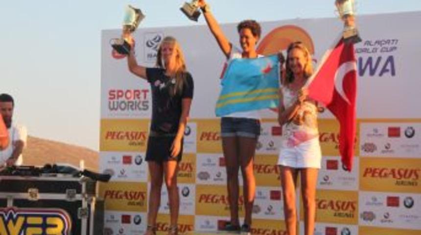 Ala&ccedil;atı'da Erkeklerde Albeau, Kadınlarda Offringa Şampiyon Oldu