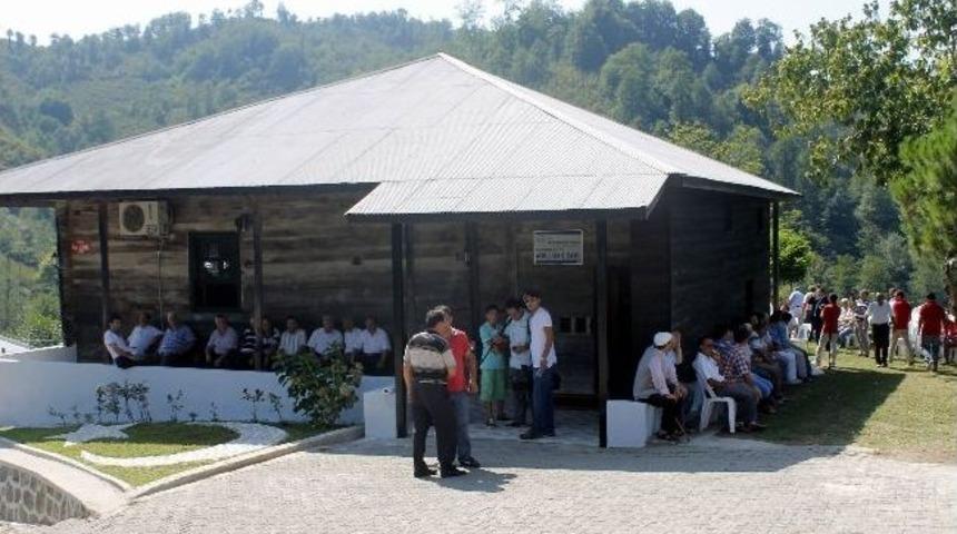 Mahalleli Tarihine Sahip &Ccedil;ıktı