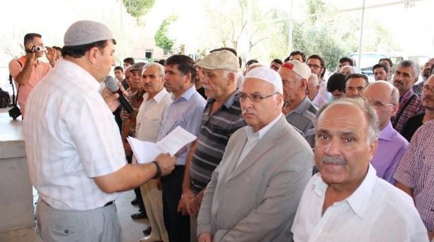 Nazilli'de Suriyeliler İ&ccedil;in Gıyabi Cenaze Namazı