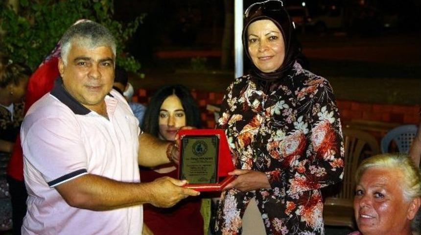 Tekerlekli Sandalye Bağışına Plaketli Teşekk&uuml;r