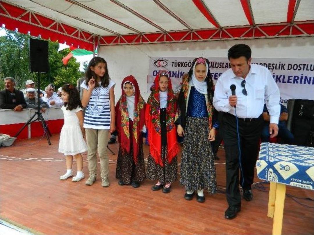 Posof T&uuml;rkg&ouml;z&uuml;&rsquo;nde Elma Festivali Coşkusu