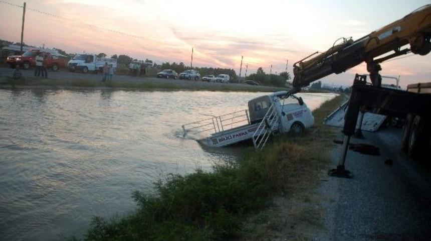 Alkoll&uuml; S&uuml;r&uuml;c&uuml; Kamyonetiyle Kanala U&ccedil;tu