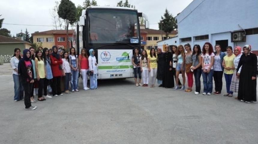 D&uuml;zceli Seyyahlar İstanbul&rsquo;a Gitti