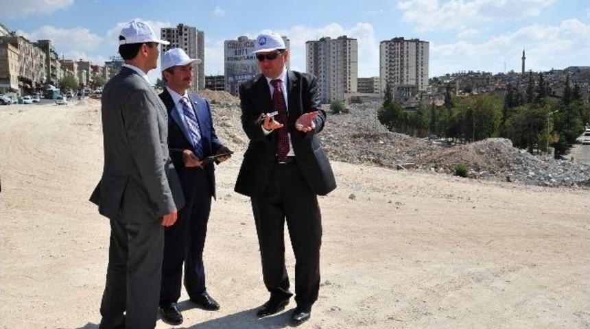 Şahin, Şahinbey Belediyesi'nin Kentsel D&ouml;n&uuml;ş&uuml;m &Ccedil;alışmalarını İnceledi