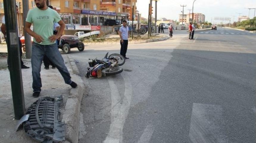 Otomobille Motosiklet &Ccedil;arpıştı: 1 Yaralı