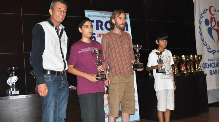 Troya Satran&ccedil; Turnuvası Birincisi Quparadze Oldu