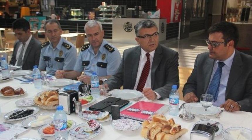 Emniyet M&uuml;d&uuml;r&uuml; Aşık: "mala Karşı İşlenen Su&ccedil;lar Y&uuml;zde 50 Azaldı"