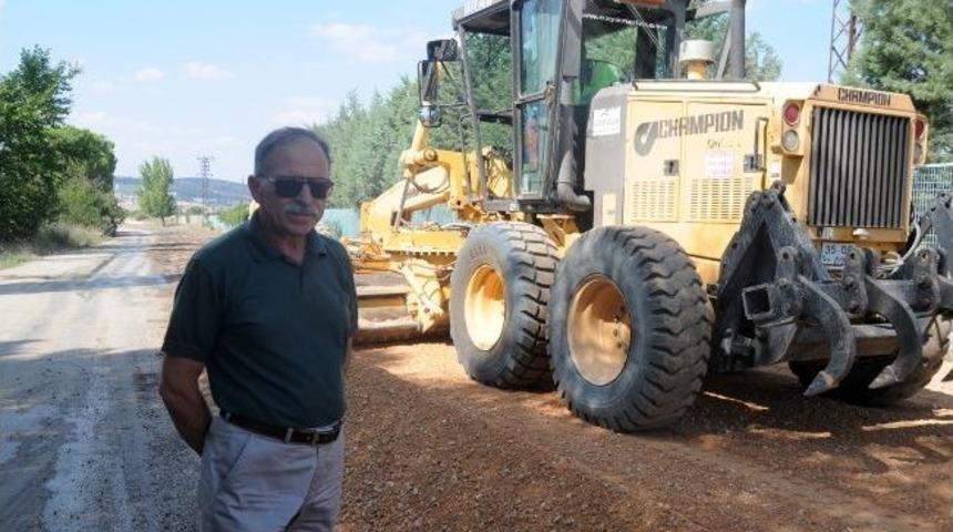 Kamp&uuml;s Yolu Yenileniyor