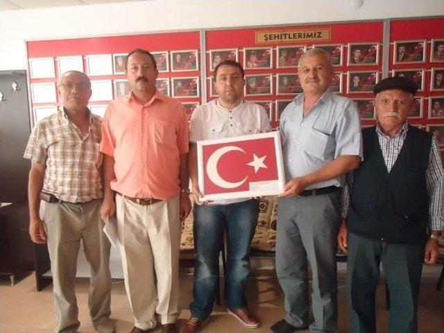 Sakaryalı Gençlerden Çorum Şehit Aileleri Ve Gazileri Derneğine Ziyaret