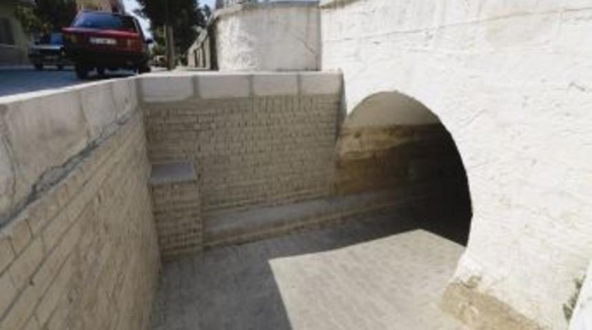 Sel&ccedil;uk'taki Abuhayat Ge&ccedil;idi Yenilendi