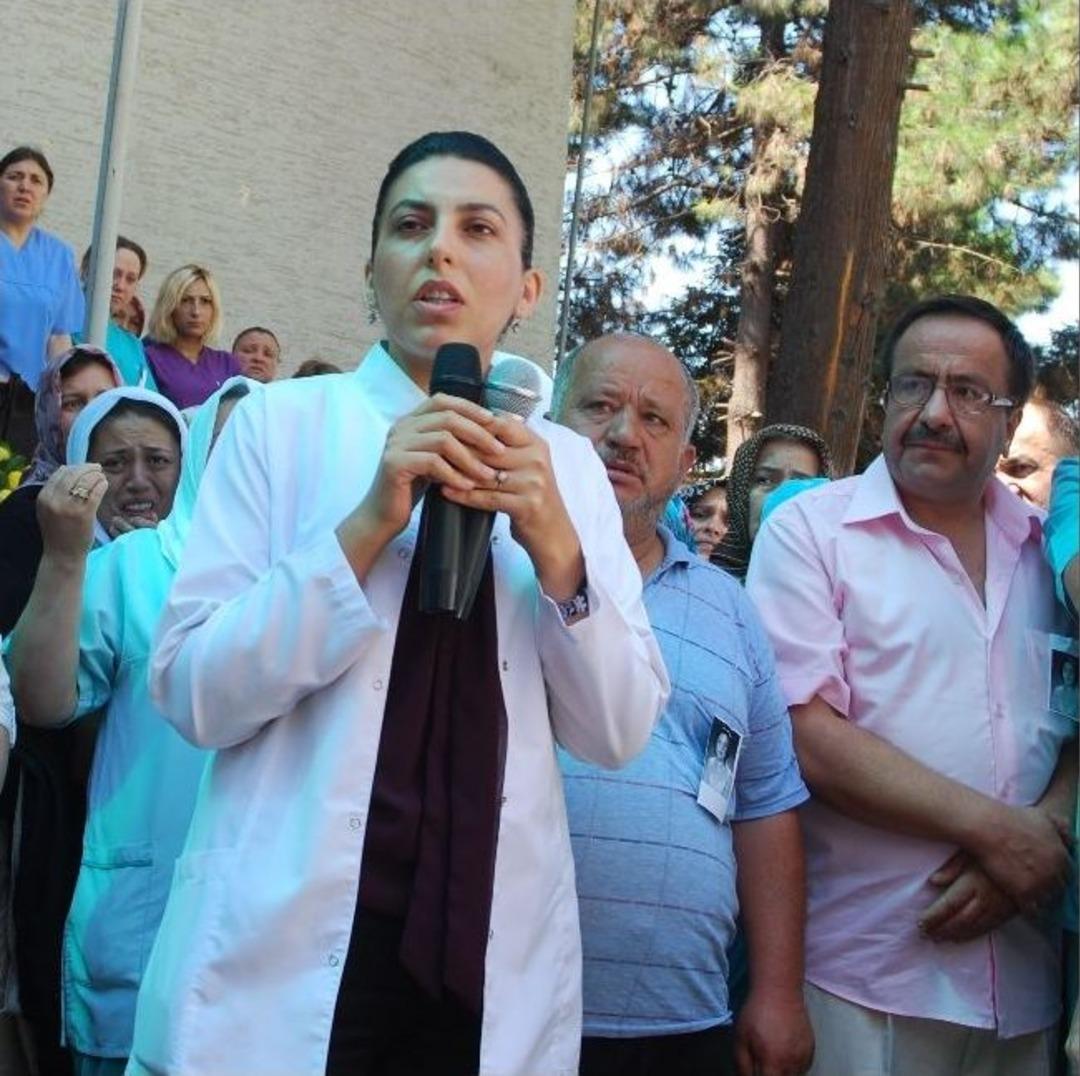 &Ouml;ld&uuml;r&uuml;len Kadın Memur Toprağa Verildi