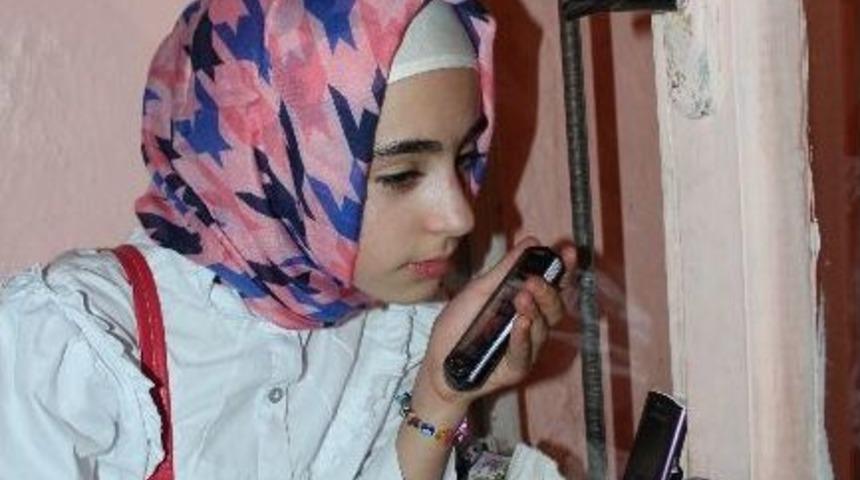 İletişim İ&ccedil;in Hep Aynı Noktada Bekliyorlar