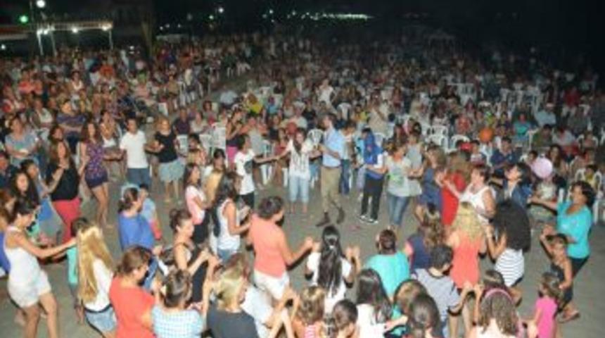 Adana B&uuml;y&uuml;kşehir Belediyesi Sanat TIR'ı Mersin'de