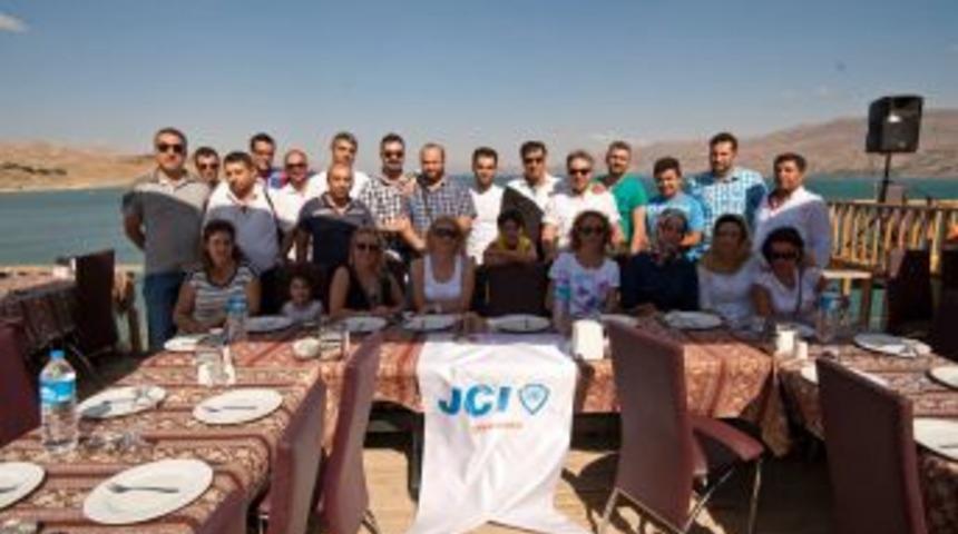 Gen&ccedil; Liderler &Ccedil;alıştayı Elazığ&rsquo;da yapıldı