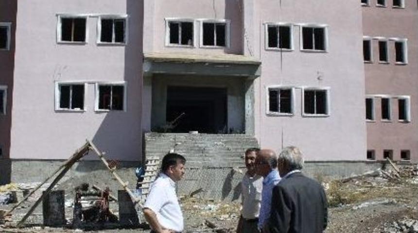 Müdür Başak Okul İnşaatlarını Denetledi