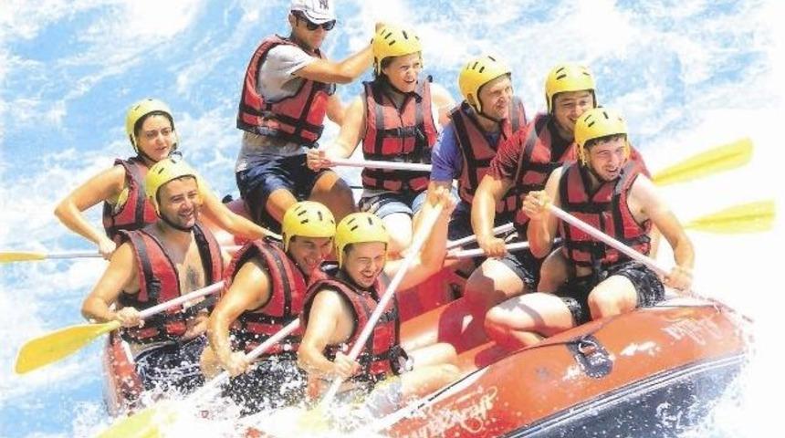 &Ouml;ğretmenler K&ouml;pr&uuml;l&uuml; Kanyon&rsquo;da Rafting Yaptı