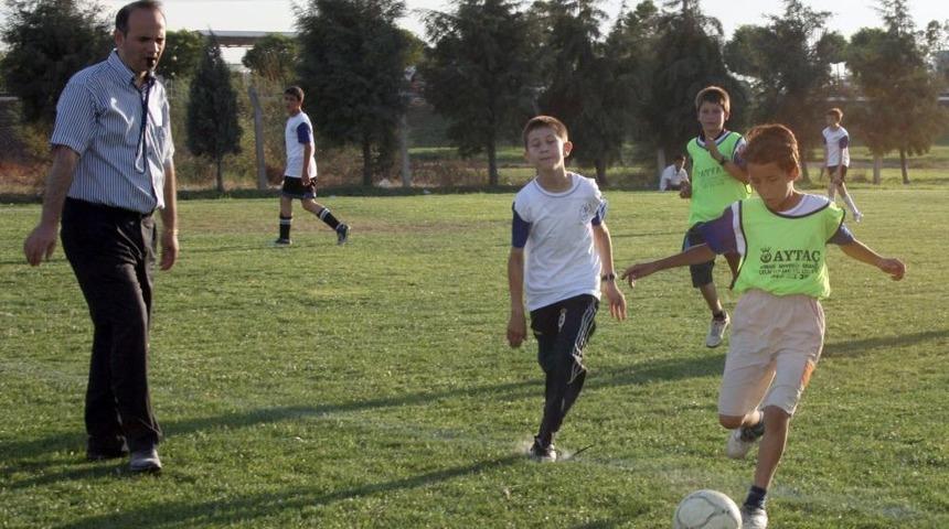 Kur&rsquo;an Kursları Futbol Turnuvasında Yarıştı