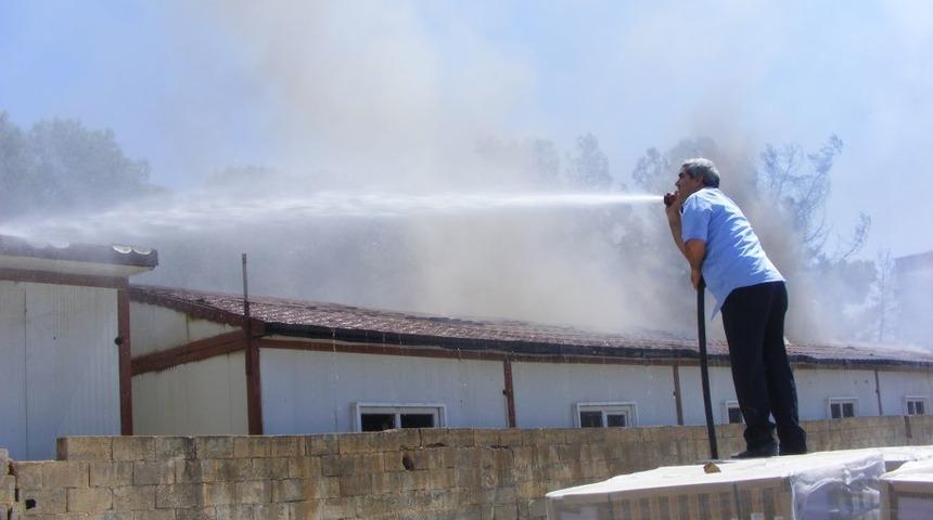 Eski Hastane Binasında Korkutan Yangın