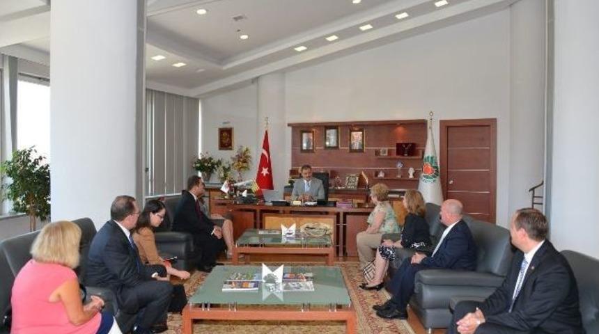 Amerikan T&uuml;rk Konseyi &Uuml;yeleri, Malatya Belediye Başkanı Ahmet &Ccedil;akır&rsquo;ı Ziyaret Etti
