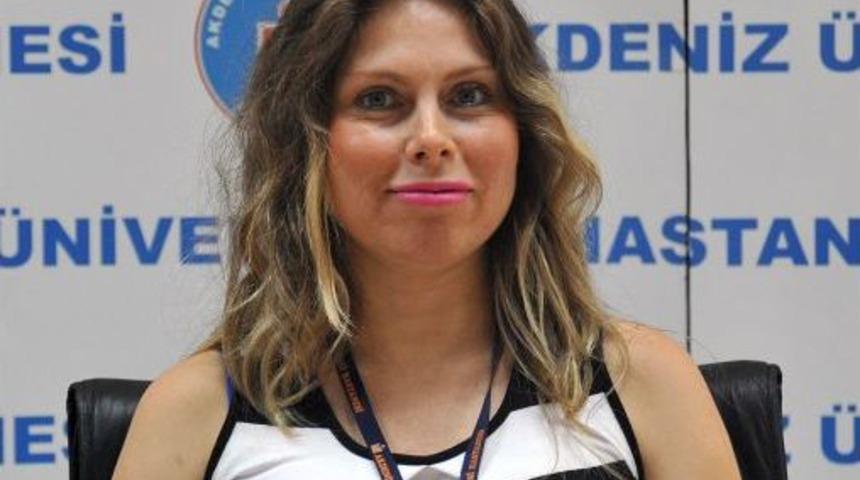 Altıncı Y&uuml;z Nakli Yapılan &Uuml;sl&uuml;n Uyandırıldı, Doktorlarıyla Iletişim Kuruyor