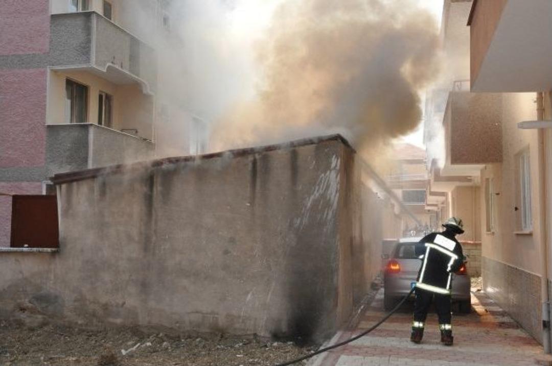 Odunluk Yangını Korkuttu