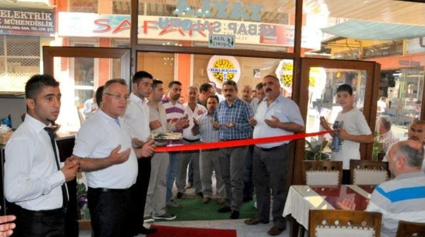 Başkan Alıcık, Yeni İş Yerinin A&ccedil;ılış Kurdelesini Kesti