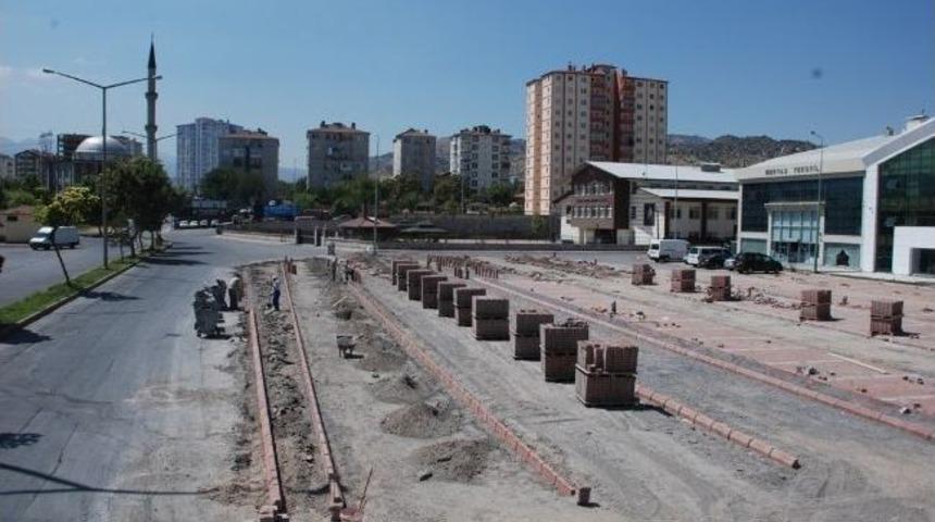 Osman Kavuncu Mahallesinde Semt Otoparkı Ve Semt Pazarı &Ccedil;alışması