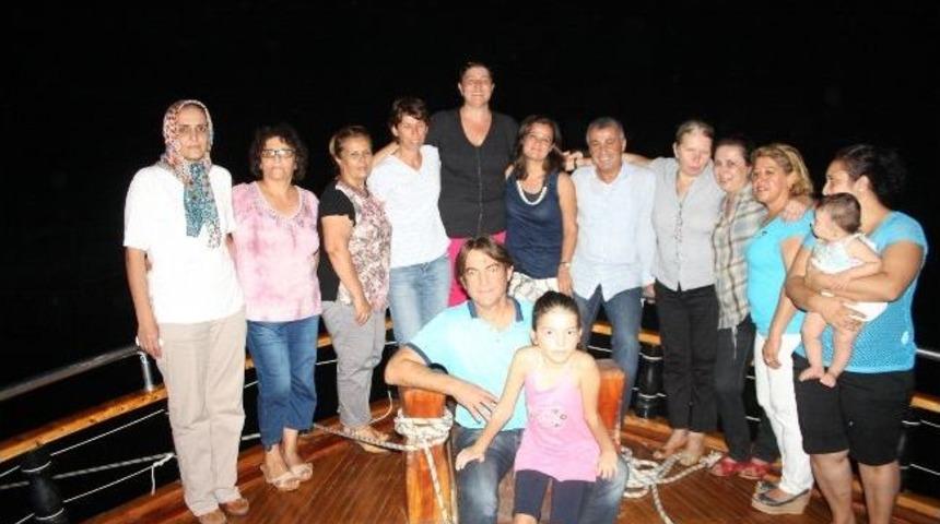 Burslu &Ouml;ğrencilere Destek İ&ccedil;in Bot Turu D&uuml;zenlendi