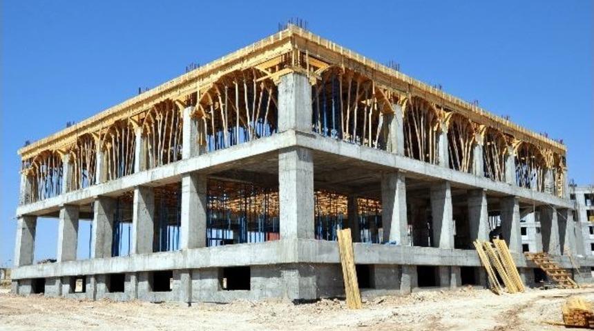 Adıyaman Üniversitesi Cami İnşaatı Hızla Devam Ediyor