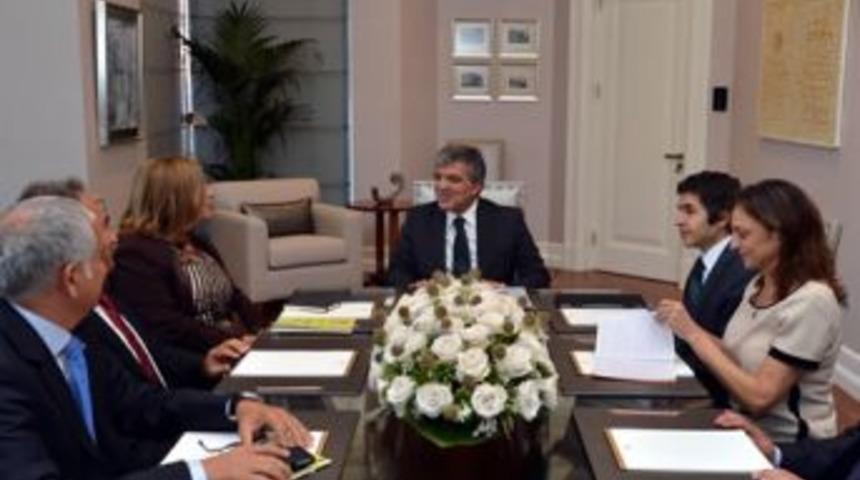 G&uuml;l, Alevi Bektaşi K&uuml;lt&uuml;r Enstit&uuml;s&uuml; Heyetini Kabul Etti