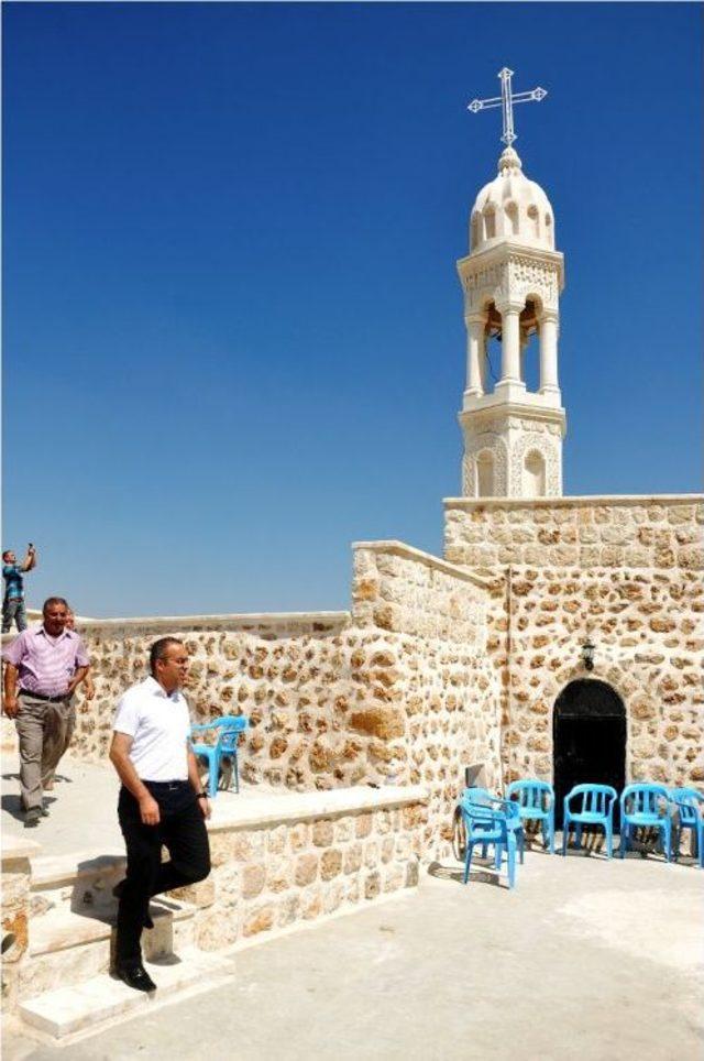 Dibek Köyünde Bulunan Mor Yakup Manastırı Ibadete Açıldı