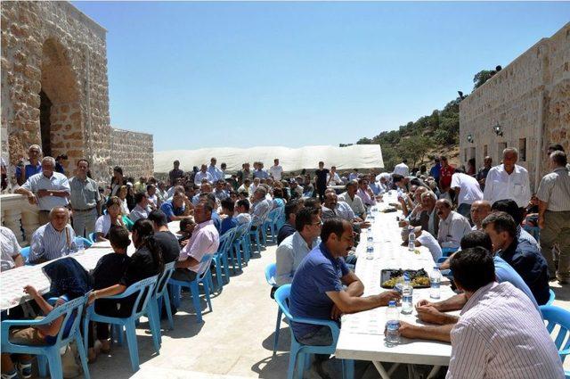 Dibek Köyünde Bulunan Mor Yakup Manastırı Ibadete Açıldı