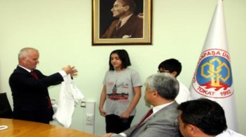 &Ccedil;ocuk &Uuml;niversitesi'nin &Ouml;ğrencileri Rekt&ouml;r Şahin&rsquo;i Ziyaret Etti