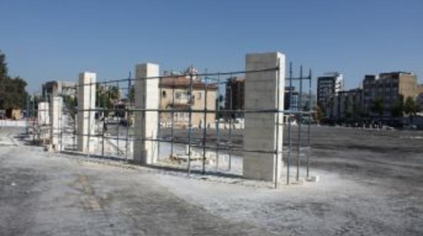 Top&ccedil;u Meydanın &Uuml;st Yapımına Başlandı